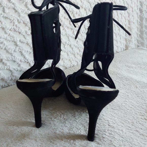 NWT MADDEN GIRL Faux Suede Lace-Up Ankle Cuff Bootie Heels - Picture 4 of 7